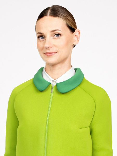 Neoprene jacket with round collar